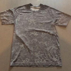 Lululemon Men's Metal Vent Shirt